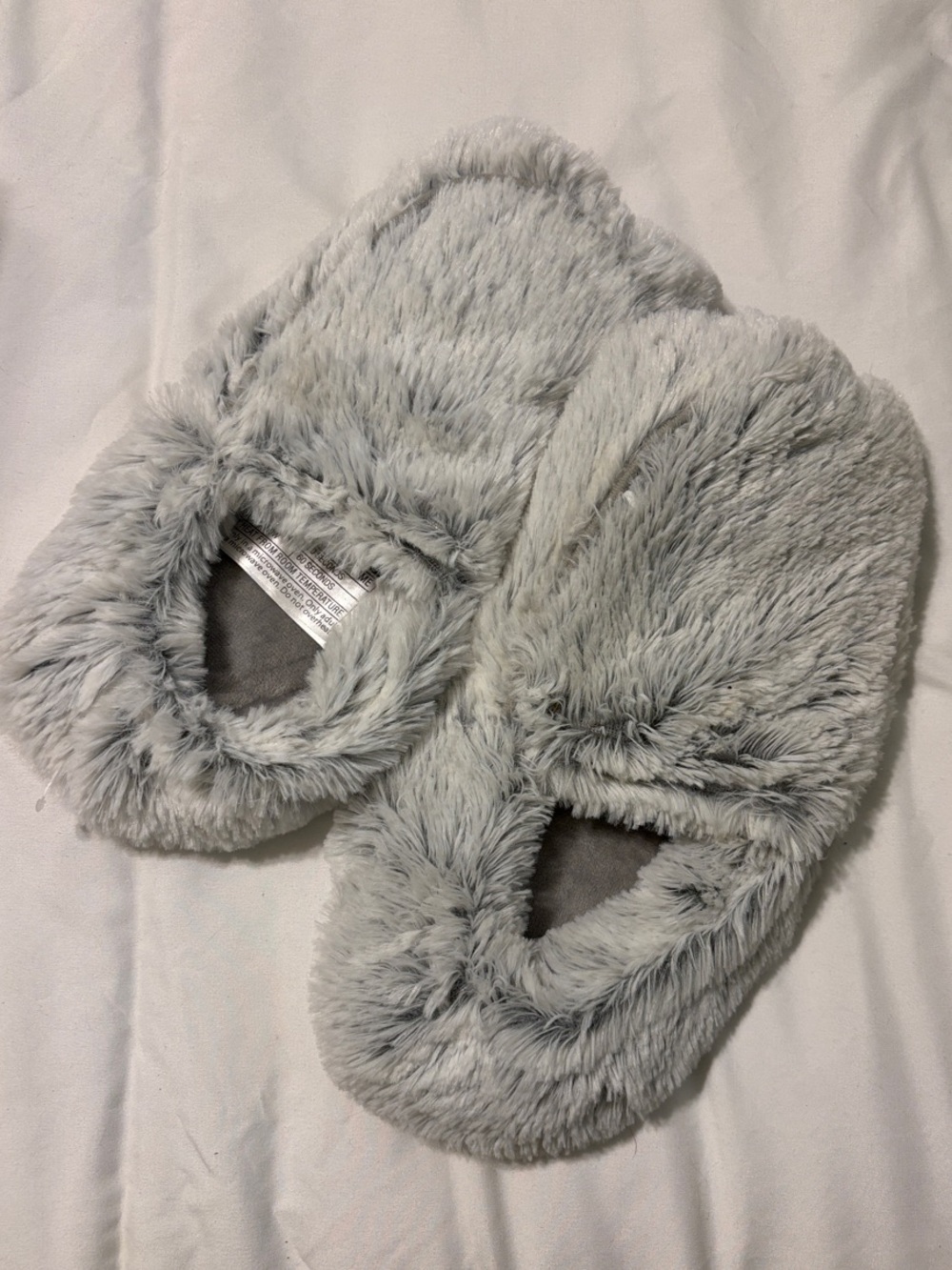 Cozy Plush Women’s Slippers — Light Gray